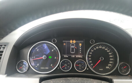 Volkswagen Touareg III, 2004 год, 999 999 рублей, 3 фотография