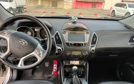 Hyundai ix35 I рестайлинг, 2011 год, 1 000 000 рублей, 6 фотография