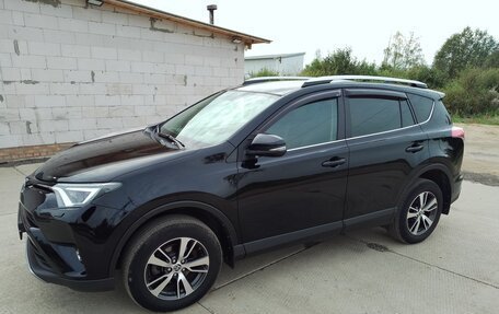 Toyota RAV4, 2017 год, 2 400 000 рублей, 4 фотография