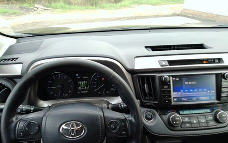 Toyota RAV4, 2017 год, 2 400 000 рублей, 6 фотография