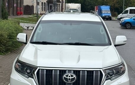 Toyota Land Cruiser Prado 150 рестайлинг 2, 2019 год, 5 300 000 рублей, 2 фотография