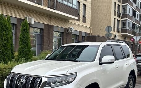 Toyota Land Cruiser Prado 150 рестайлинг 2, 2019 год, 5 300 000 рублей, 3 фотография
