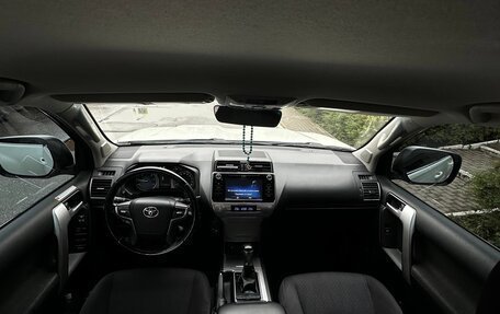 Toyota Land Cruiser Prado 150 рестайлинг 2, 2019 год, 5 300 000 рублей, 16 фотография