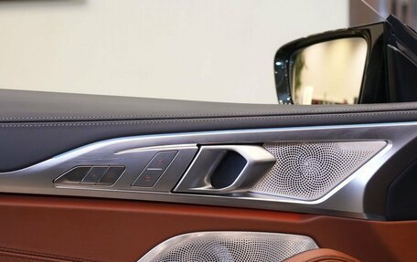 BMW 8 серия, 2025 год, 15 000 000 рублей, 16 фотография