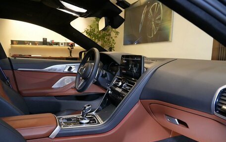 BMW 8 серия, 2025 год, 15 000 000 рублей, 32 фотография