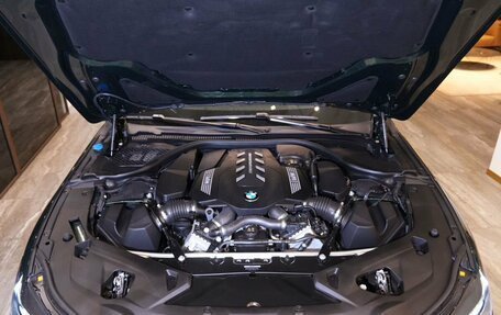 BMW 8 серия, 2025 год, 15 000 000 рублей, 40 фотография