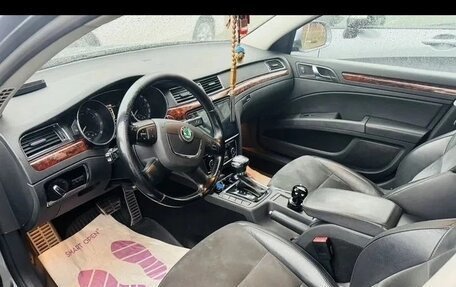 Skoda Superb III рестайлинг, 2009 год, 580 000 рублей, 2 фотография