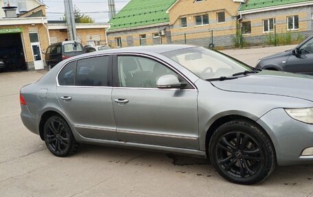 Skoda Superb III рестайлинг, 2009 год, 580 000 рублей, 3 фотография