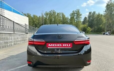 Toyota Corolla, 2018 год, 2 000 000 рублей, 3 фотография