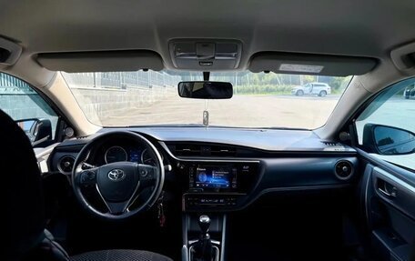 Toyota Corolla, 2018 год, 2 000 000 рублей, 11 фотография