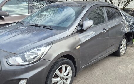 Hyundai Solaris II рестайлинг, 2011 год, 400 000 рублей, 3 фотография