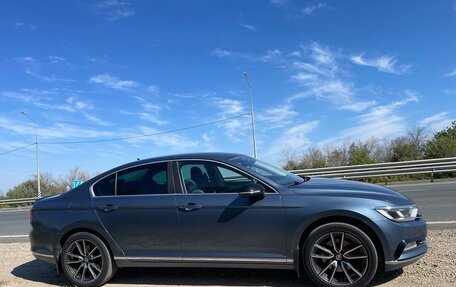 Volkswagen Passat B8 рестайлинг, 2017 год, 1 420 000 рублей, 2 фотография