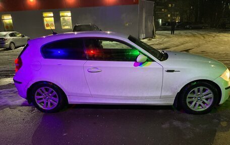 BMW 1 серия, 2009 год, 500 000 рублей, 2 фотография