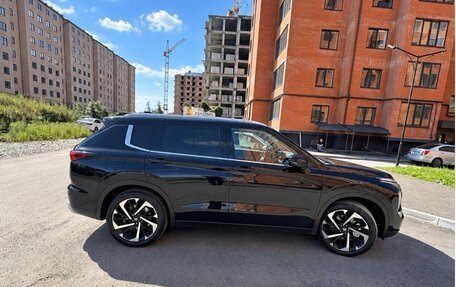 Mitsubishi Outlander, 2023 год, 3 490 000 рублей, 4 фотография