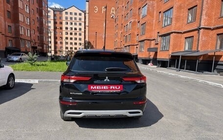 Mitsubishi Outlander, 2023 год, 3 490 000 рублей, 3 фотография