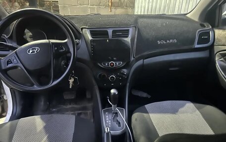 Hyundai Solaris II рестайлинг, 2011 год, 470 000 рублей, 5 фотография