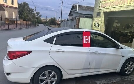 Hyundai Solaris II рестайлинг, 2011 год, 470 000 рублей, 2 фотография