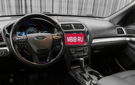 Ford Explorer VI, 2017 год, 2 950 000 рублей, 7 фотография