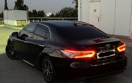 Toyota Camry, 2020 год, 2 650 000 рублей, 2 фотография