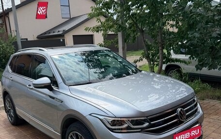 Volkswagen Tiguan II, 2021 год, 3 150 000 рублей, 2 фотография