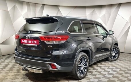 Toyota Highlander III, 2017 год, 2 997 000 рублей, 2 фотография