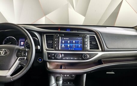 Toyota Highlander III, 2017 год, 2 997 000 рублей, 14 фотография