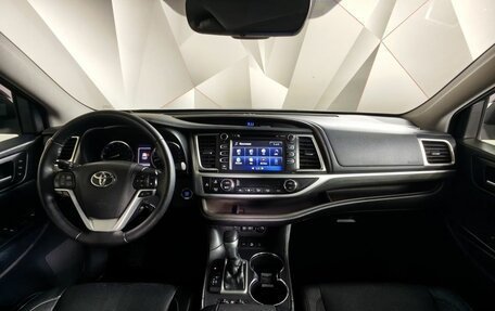 Toyota Highlander III, 2017 год, 2 997 000 рублей, 13 фотография