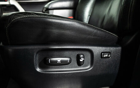 Toyota Land Cruiser 200, 2011 год, 3 200 000 рублей, 16 фотография