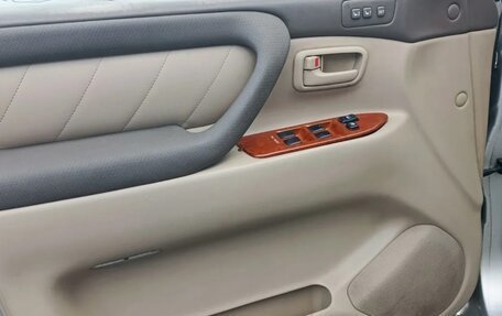 Toyota Land Cruiser 100 рестайлинг 2, 2005 год, 1 500 000 рублей, 8 фотография