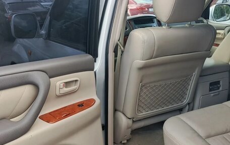 Toyota Land Cruiser 100 рестайлинг 2, 2005 год, 1 500 000 рублей, 9 фотография