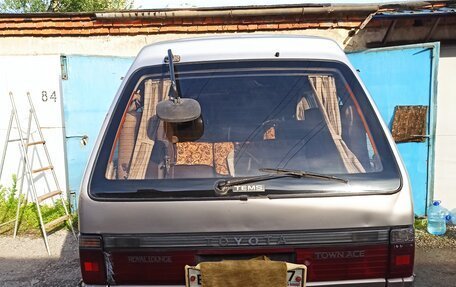 Toyota Town Ace III, 1991 год, 329 000 рублей, 3 фотография