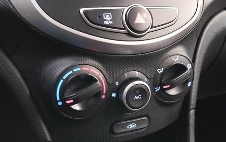 Hyundai Solaris II рестайлинг, 2014 год, 720 000 рублей, 12 фотография