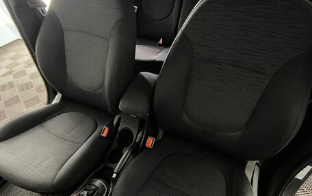 Hyundai Solaris II рестайлинг, 2015 год, 990 000 рублей, 9 фотография