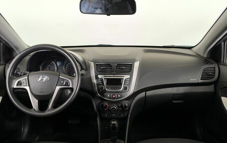 Hyundai Solaris II рестайлинг, 2015 год, 990 000 рублей, 13 фотография