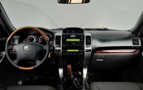 Toyota Land Cruiser Prado 120 рестайлинг, 2005 год, 1 720 000 рублей, 12 фотография