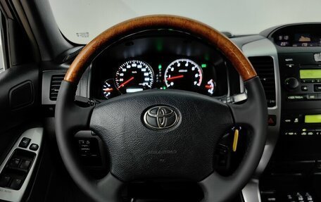 Toyota Land Cruiser Prado 120 рестайлинг, 2005 год, 1 720 000 рублей, 11 фотография