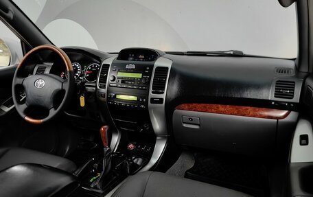 Toyota Land Cruiser Prado 120 рестайлинг, 2005 год, 1 720 000 рублей, 13 фотография