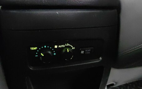 Toyota Land Cruiser Prado 120 рестайлинг, 2005 год, 1 720 000 рублей, 19 фотография