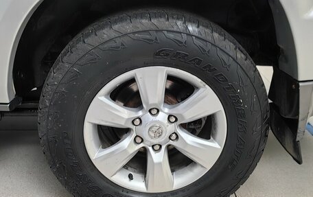 Toyota Land Cruiser Prado 120 рестайлинг, 2005 год, 1 720 000 рублей, 26 фотография