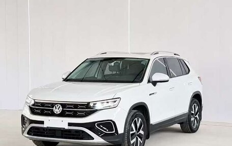 Volkswagen Touran III, 2023 год, 2 510 000 рублей, 4 фотография