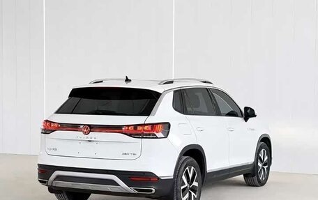Volkswagen Touran III, 2023 год, 2 510 000 рублей, 3 фотография