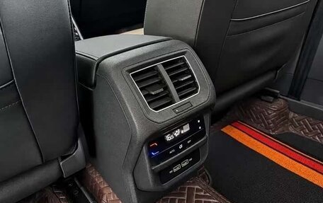 Volkswagen Touran III, 2023 год, 2 510 000 рублей, 8 фотография