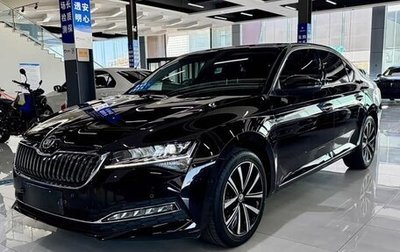 Skoda Superb III рестайлинг, 2023 год, 1 820 000 рублей, 1 фотография