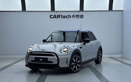 MINI Hatch, 2023 год, 1 850 000 рублей, 1 фотография