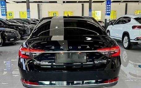 Skoda Superb III рестайлинг, 2023 год, 1 820 000 рублей, 6 фотография