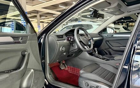 Skoda Superb III рестайлинг, 2023 год, 1 820 000 рублей, 8 фотография