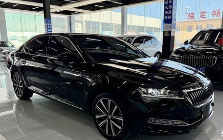 Skoda Superb III рестайлинг, 2023 год, 1 820 000 рублей, 5 фотография