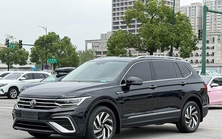 Volkswagen Tiguan II, 2023 год, 2 084 555 рублей, 1 фотография