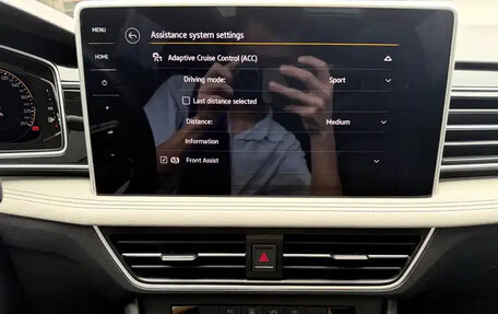 Volkswagen Tiguan II, 2023 год, 2 084 555 рублей, 17 фотография
