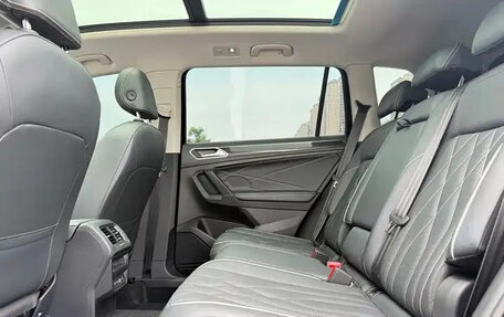 Volkswagen Tiguan II, 2023 год, 2 084 555 рублей, 19 фотография